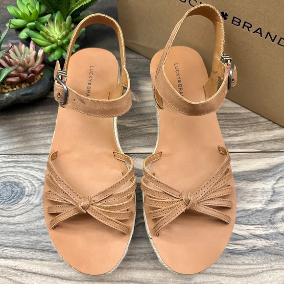 NIB Lucky Brand Juniffer Platform Wedge Sandal Latte Dress Winter Haze 9M - Picture 2 of 13